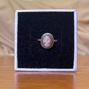 Vintage Silver Cameo Ring